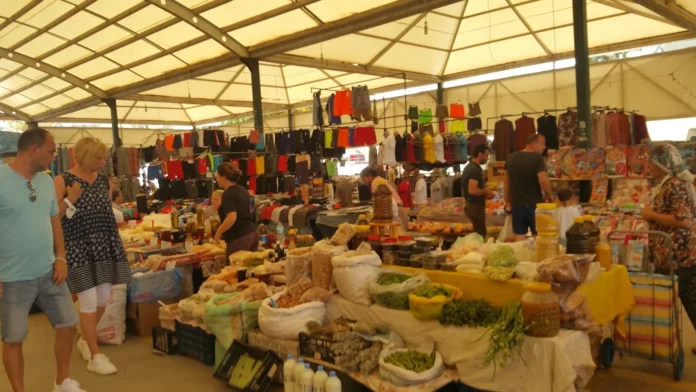 Gümbet Sunday Market