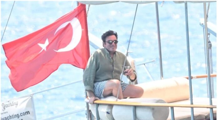 Mario Frangoulis Enjoys Turkish Tea in Bodrum