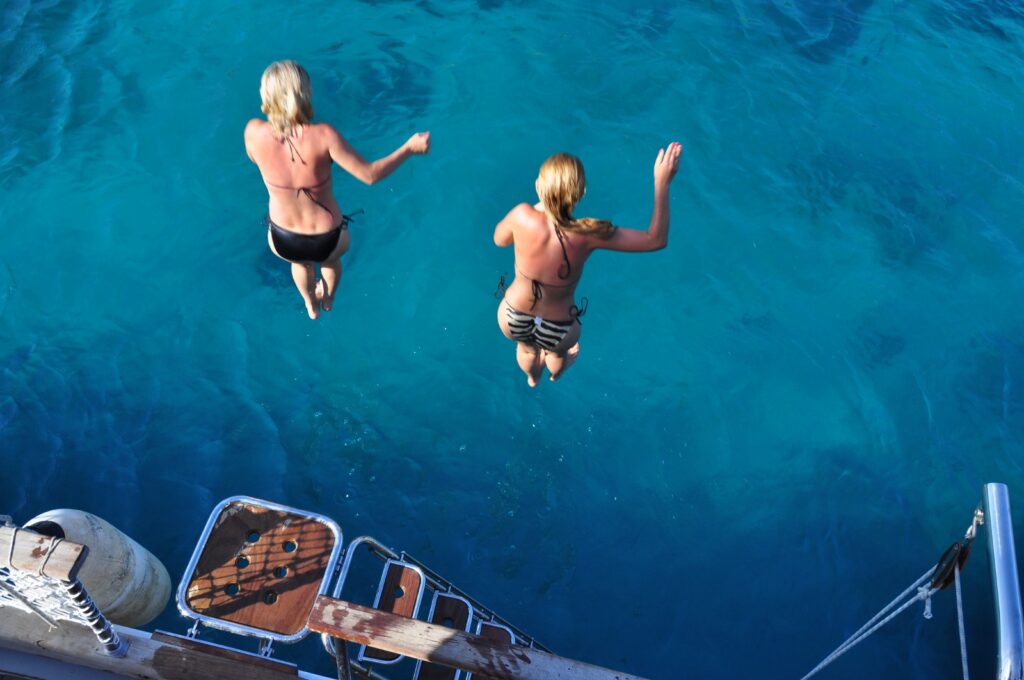 GUMBET BOAT TRIP SWIMMING