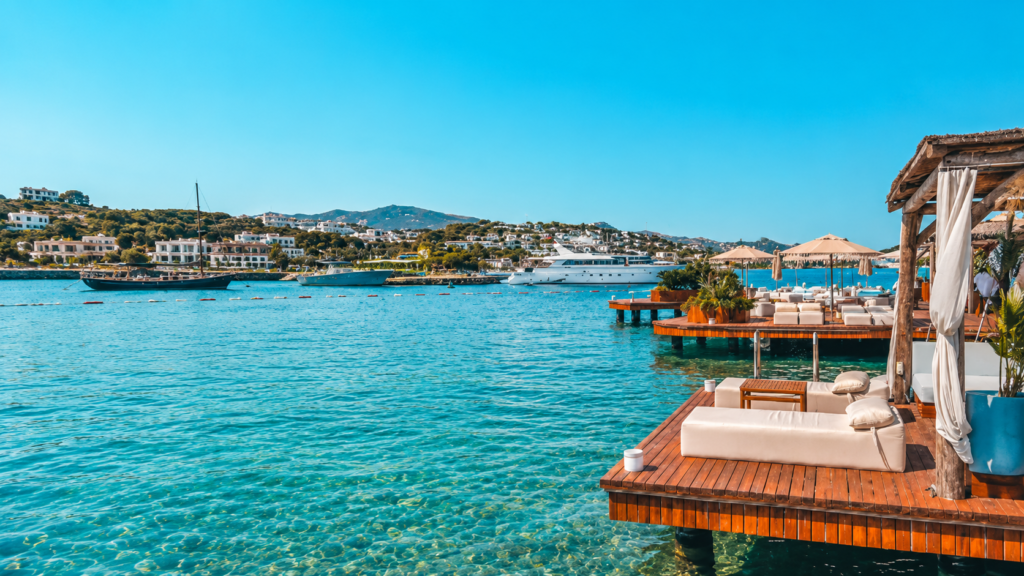Villa Azur Yalıkavak Bodrum VIP Concept exclusive luxury beach club experience with private cabanas, personalized VIP service, premium dining, handcrafted cocktails, elegant sunbeds, and panoramic Aegean Sea views in Yalıkavak, Bodrum.
